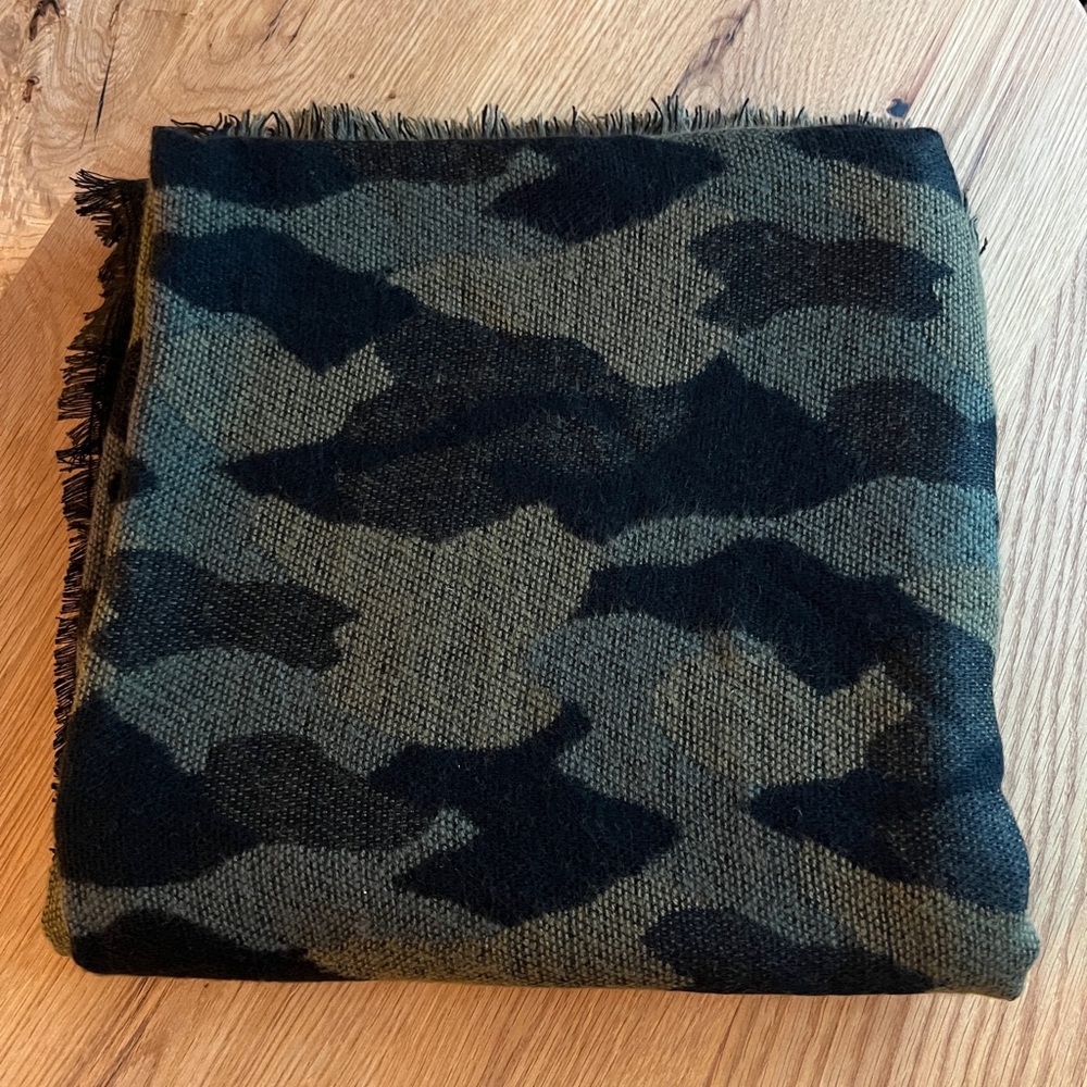 Anthropologie Olive & Black Camo Blanket Scarf - Picture 10 of 10